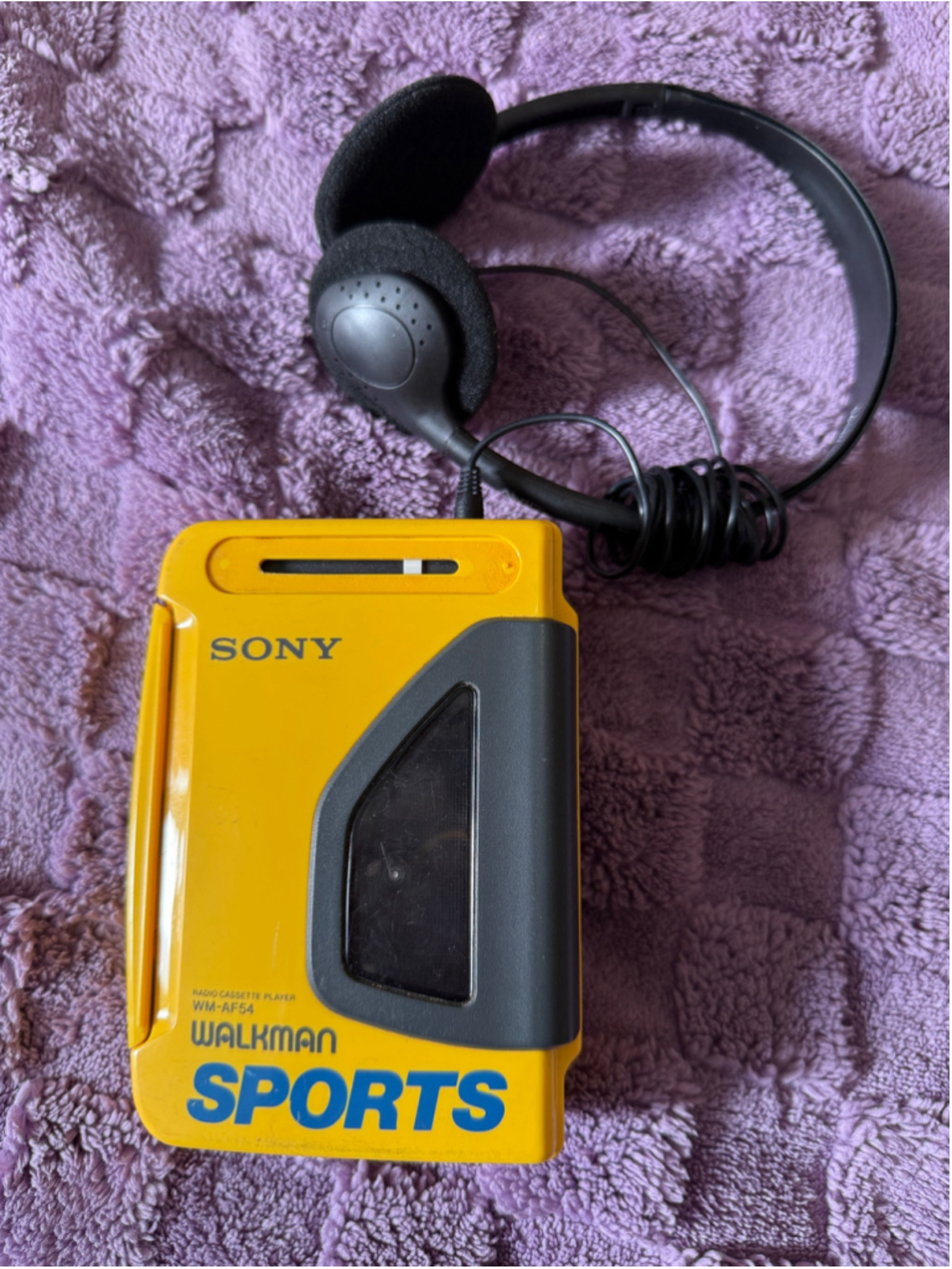 Sony Sports Walkman WM-AF54 Cassette Player Yellow Black. Works. As is.